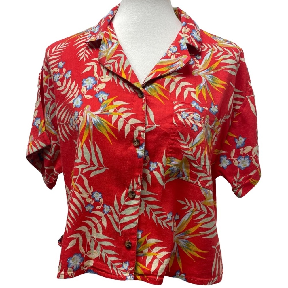 SO Camp Shirt. Red Floral Fern Hawaiian tropical print button up top size Medium
